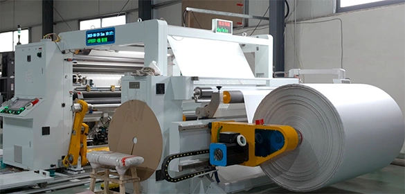 Machine à couper du papier